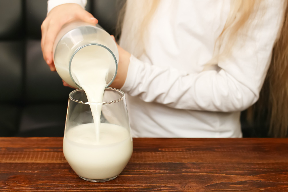 Benefícios da proteína do soro do leite na dieta hiperprotéica