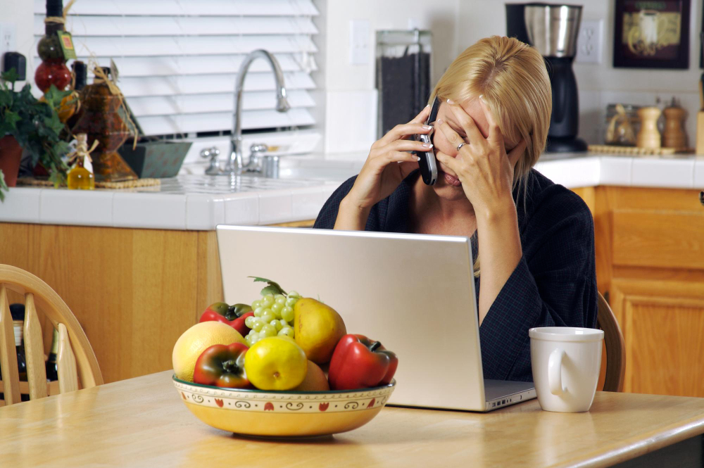 Como o estresse afeta a alimentação e dicas para gerenciar essa relação